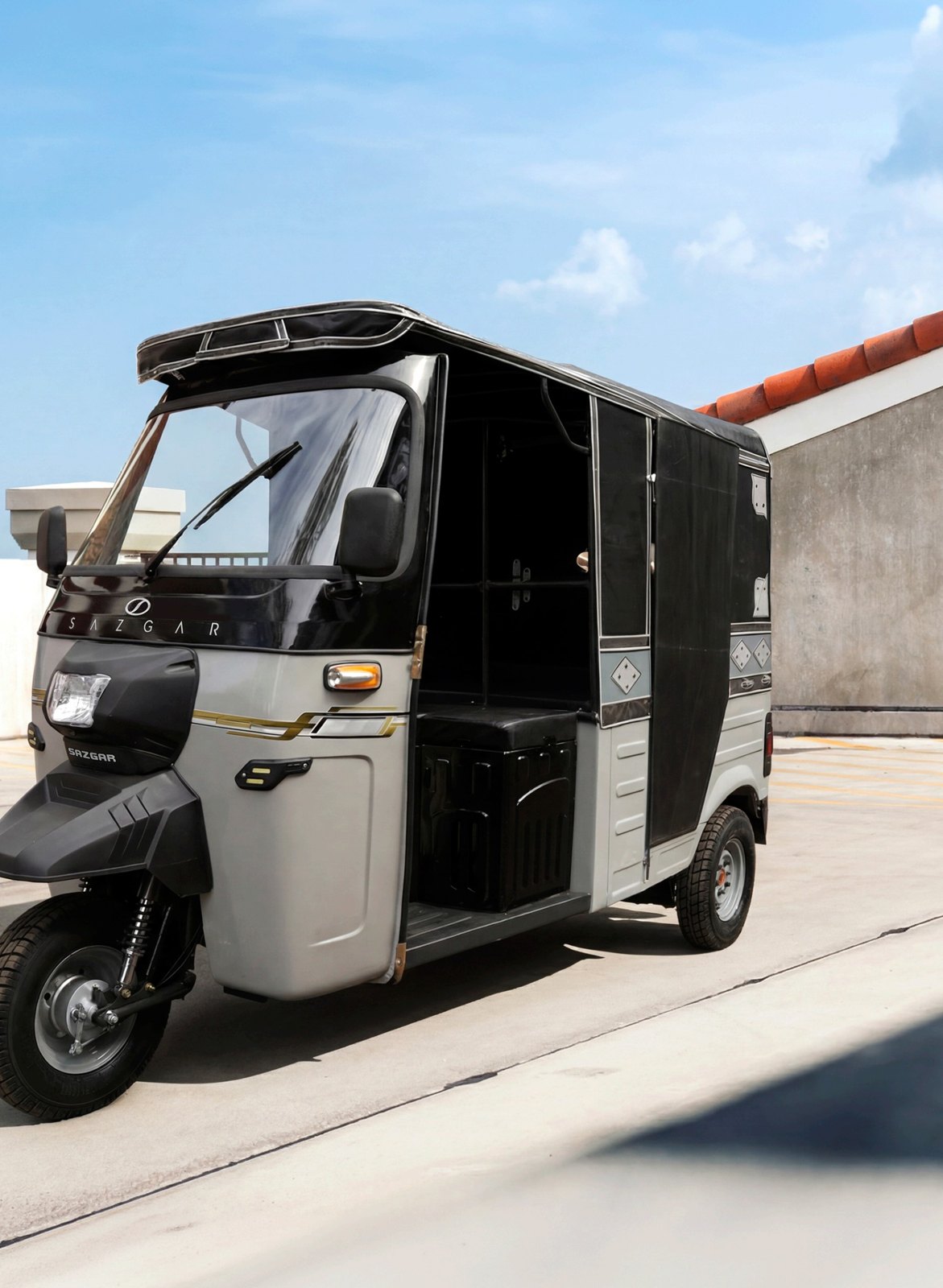 Sazgar Deluxe XL five-seater passenger three-wheeler